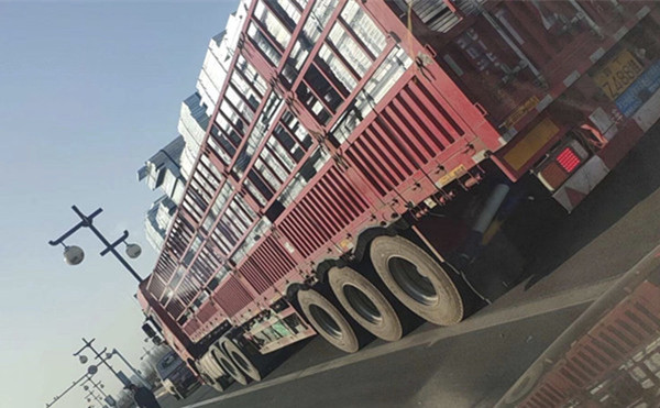 鴻文鋼格柵廠(chǎng)家年初接單發(fā)貨